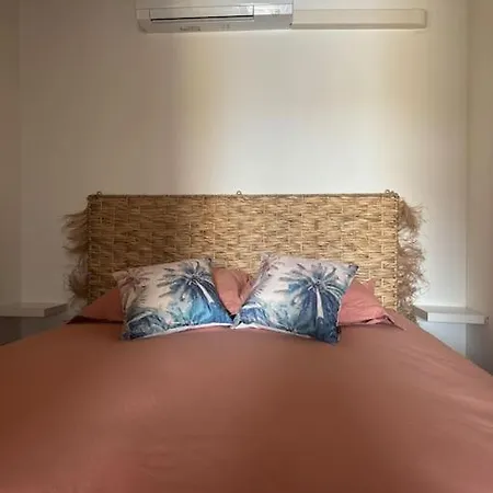 La A 2min A Pied, 2 Exterieurs,wifi,clim Holiday home