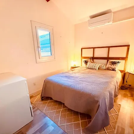 La A 2min A Pied, 2 Exterieurs,wifi,clim Holiday home Le Barcares